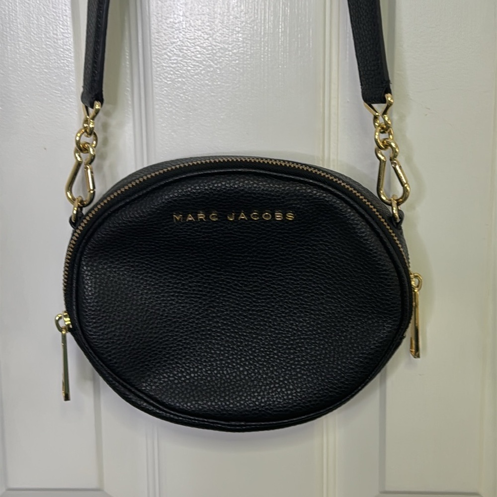 NWOT Marc Jacobs Black Oval Crossbody Bag with Gold Accents - Picture 6 of 14